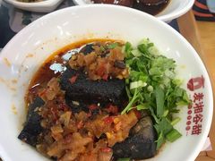 -呷佬·长沙手工米粉(金沙江路店)