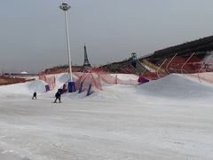 -采薇庄园四季滑雪场