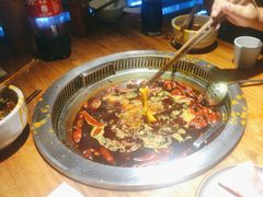 -城墙拐拐火锅(三峡广场黑金冠店)