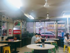 大堂-华威达牛庄(黄埔大道西店)