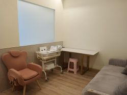 -爱陪伴一对一月子中心(融侨店)