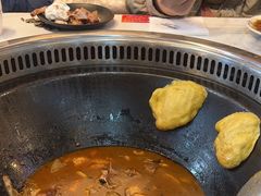 -哈尔滨烧烤·山河村铁锅炖(交大店)