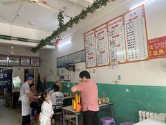 -食必思黄焖鸡米饭杭州小笼包(银杏路店)