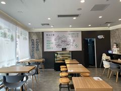大堂-龙治汉堡(中华城店)