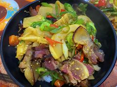 腊肉炒酸笋盖饭-文杰餐馆(南洪时尚风情街店)