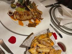 -Mogul Eatery·大亨餐酒馆