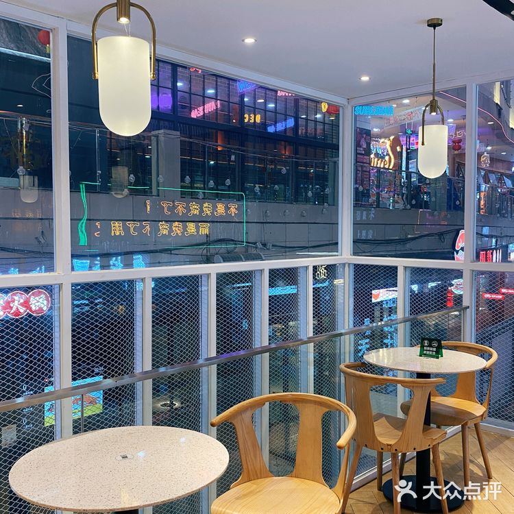 在晋江时代广场中庭商业街这家漫城咖啡️可以说从学生时