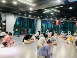 -STAR舞蹈工作室