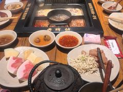 -老牌坊云南鱼豆花火锅(爱建店)