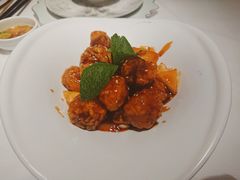 椰果菠萝咕噜肉-闻见中国海南菜(K11店)