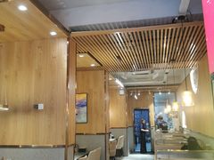 大堂-围炉肉舍•炭烤活鳗•丹东海鲜烤肉(步行街店)