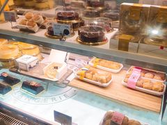 -巴黎贝甜(大宁国际商业广场店)
