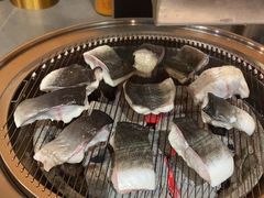 -围炉肉舍•炭烤活鳗•丹东海鲜烤肉(步行街店)