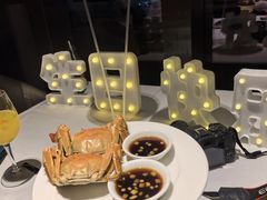 -广州万富希尔顿酒店·感趣自助餐厅·金秋蟹宴生蚝海鲜刺身