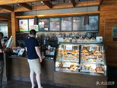-星巴克(济南美莲广场店)
