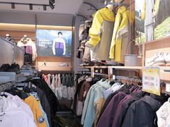 -王府井奥莱临潼小镇(临潼店)