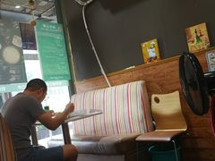 大堂-那坡里比萨(康王北路店)