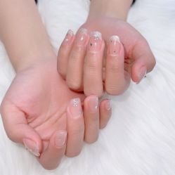 -七彩虹美甲美睫 半永久