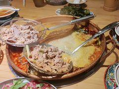 -洱火云南酸菜牛肉火锅(石景山当代商城店)