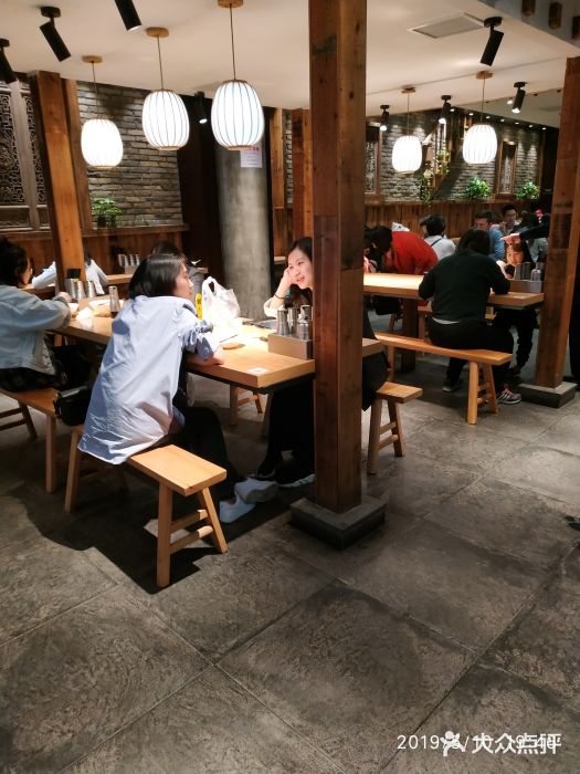 弄堂咪道-饭香·面香·馄饨香(钦州北路田尚坊店)大堂图片