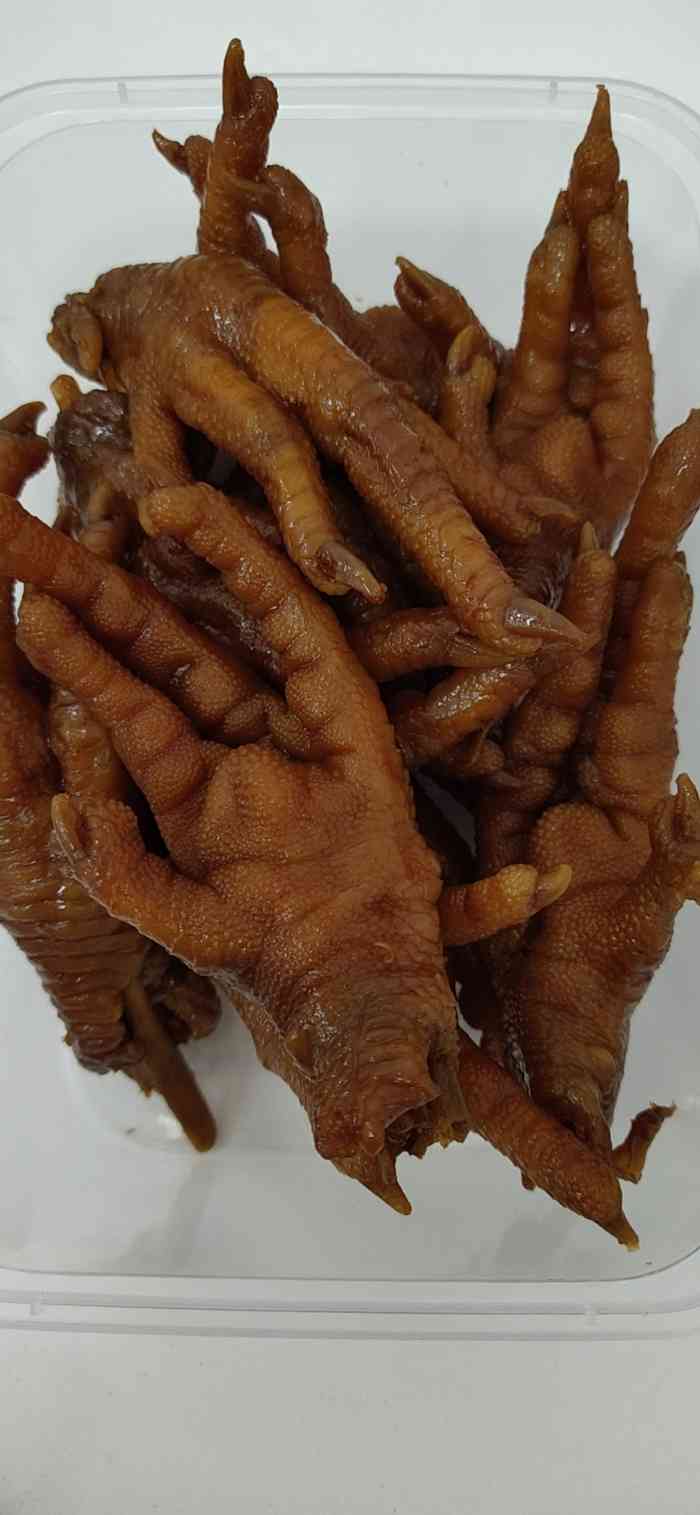 打分    /人 一直很喜欢带辣的洪濑鸡爪,还有盐焗口味的都强烈推荐,鸭