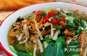 Longyou Special Soup Noodles with Dried Rice Noodles