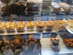 -白玉兰食品甜凤店(合生汇店)