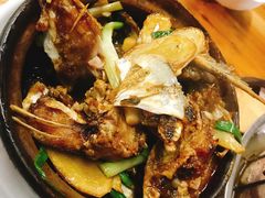 红烧鱼头煲-雄伟美食(高沙中街店)