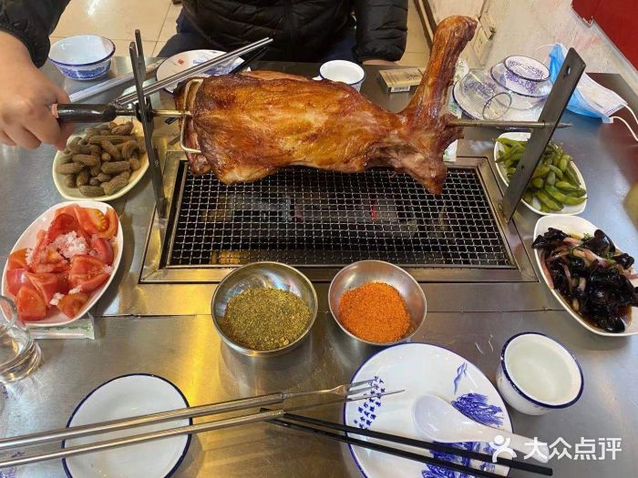 迎燕阁烤羊腿(二环南路店)烤羊腿图片