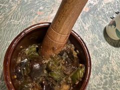 擂青椒拌皮蛋-米椰湘·辣椒炒肉