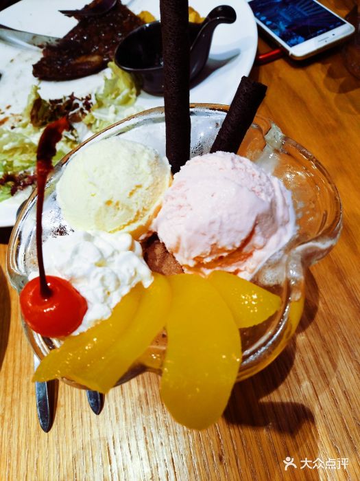 费尼斯美式经典汉堡(白湖亭店)冰淇淋图片 - 第1张