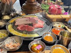 -GOGIYA·咕叽吖韩国传统烤肉店(东方新天地店)