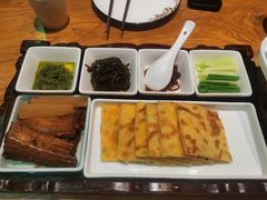 烙饼卷带鱼-壹零捌道·北京烤鸭(车公庄店)