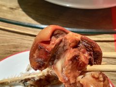 特色酱猪蹄-永红源啤酒·烧烤·海鲜·大排档(青特城店)