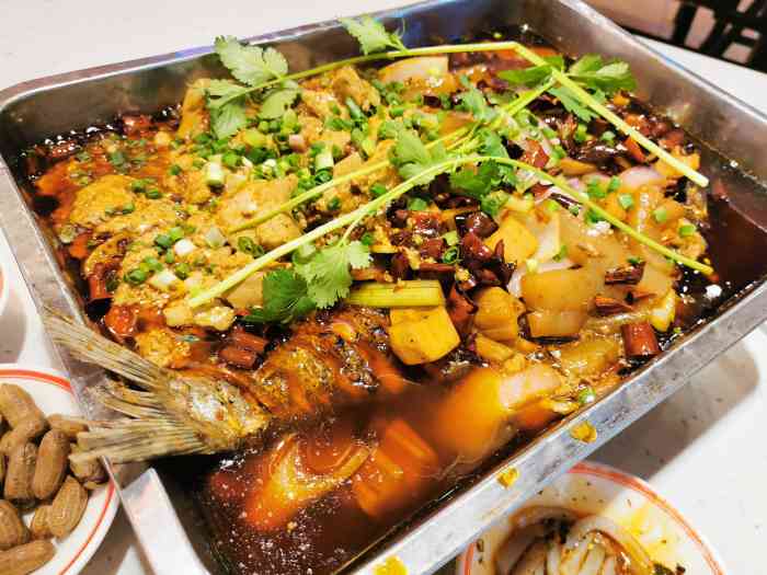 沈姐万州烤鱼(沙坪坝总店)-"就在七中旁边,很好找,公交车,地铁环线下.