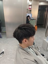 点击看大图 -老佛爷Hair染发烫发Salon