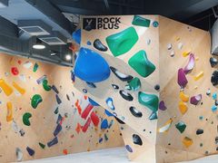 -ROCKPLUS攀岩馆(环宇城店)