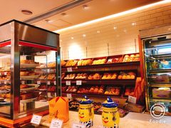 面包甜点陈列柜-老佛爷饼店