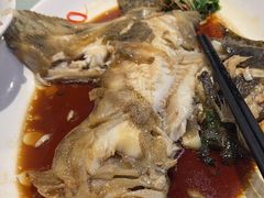 -鞍山大白鲨美食酒店