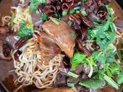 -包整·丝娃娃(一览甲秀楼风景店)