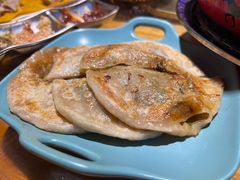 沙葱牛肉馅饼-蒙艾里民族传统菜蒙餐