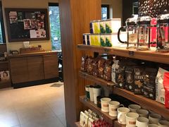 零售区-星巴克臻选(成都宽窄巷子店)