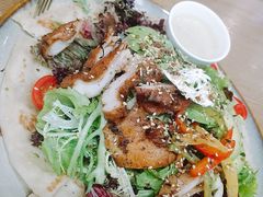 照烧鸡肉配牛油果拉法沙拉-HELLO 27 意面·沙拉·帕尼尼