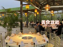 -茅草房·河畔园林火锅