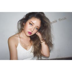 -God Hands发型设计复古会所