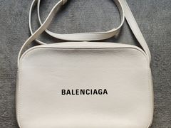 -BALENCIAGA(恒隆广场店)