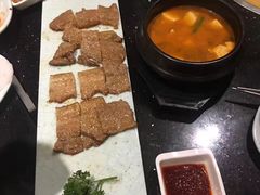 黑猪五花肉-猪啊牛呀羊啊铜盘烤肉(正大广场店)
