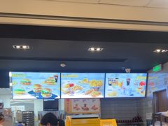 -麦当劳(上海虹桥站30B检票口楼上)