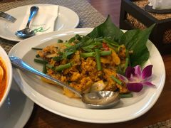 -Chom Cafe and Restaurant