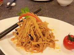 -粤尚腾香居中餐厅(首都机场希尔顿店)